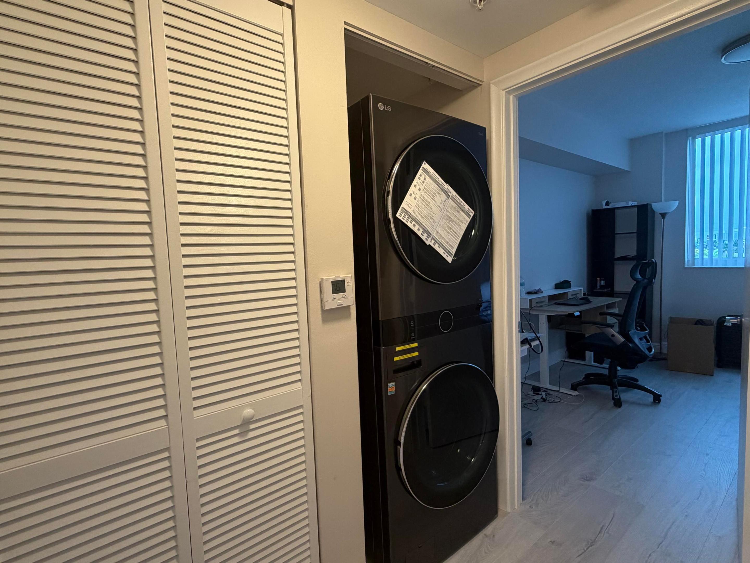 image The Venture at Aventura9