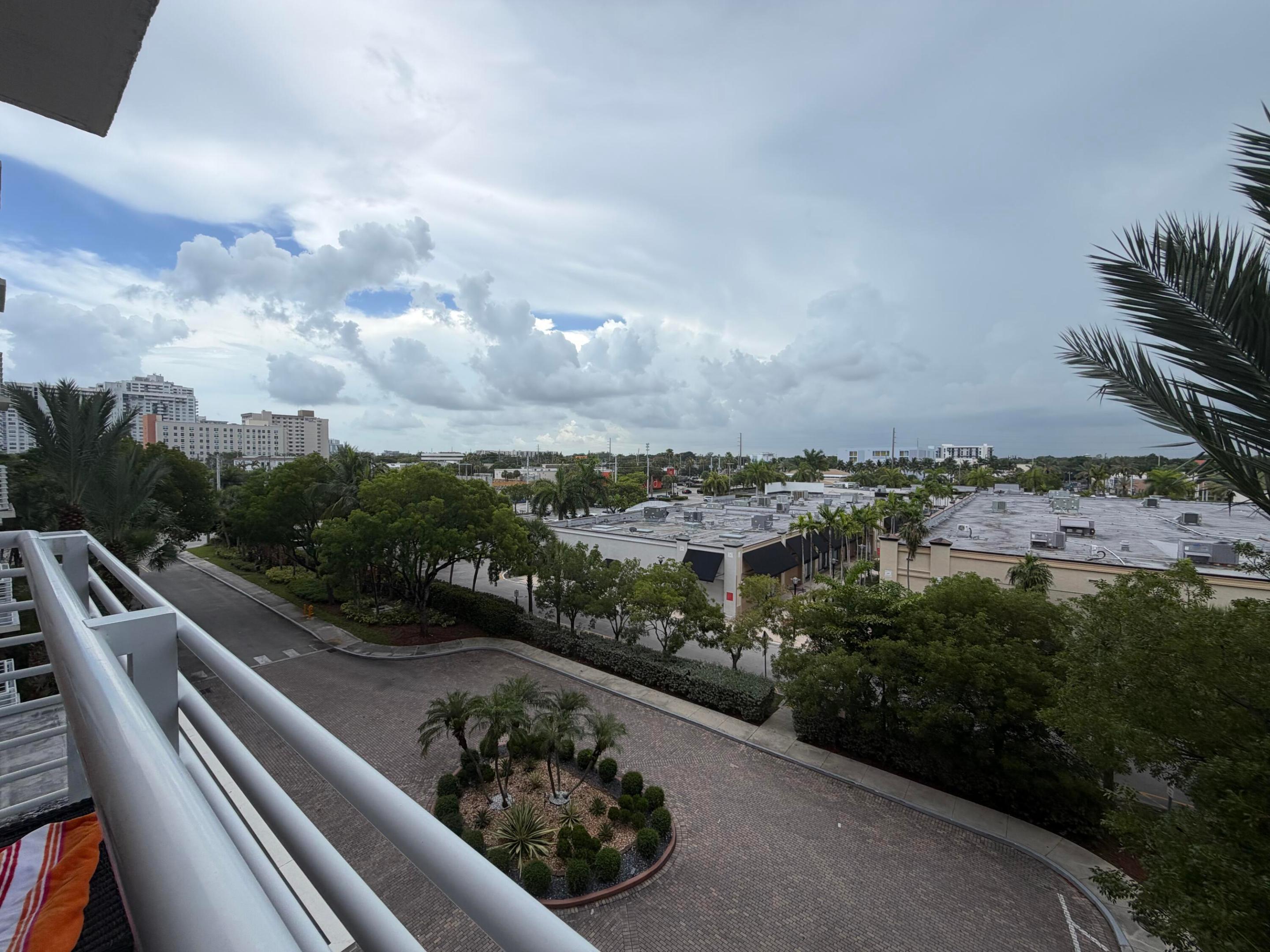 image The Venture at Aventura14