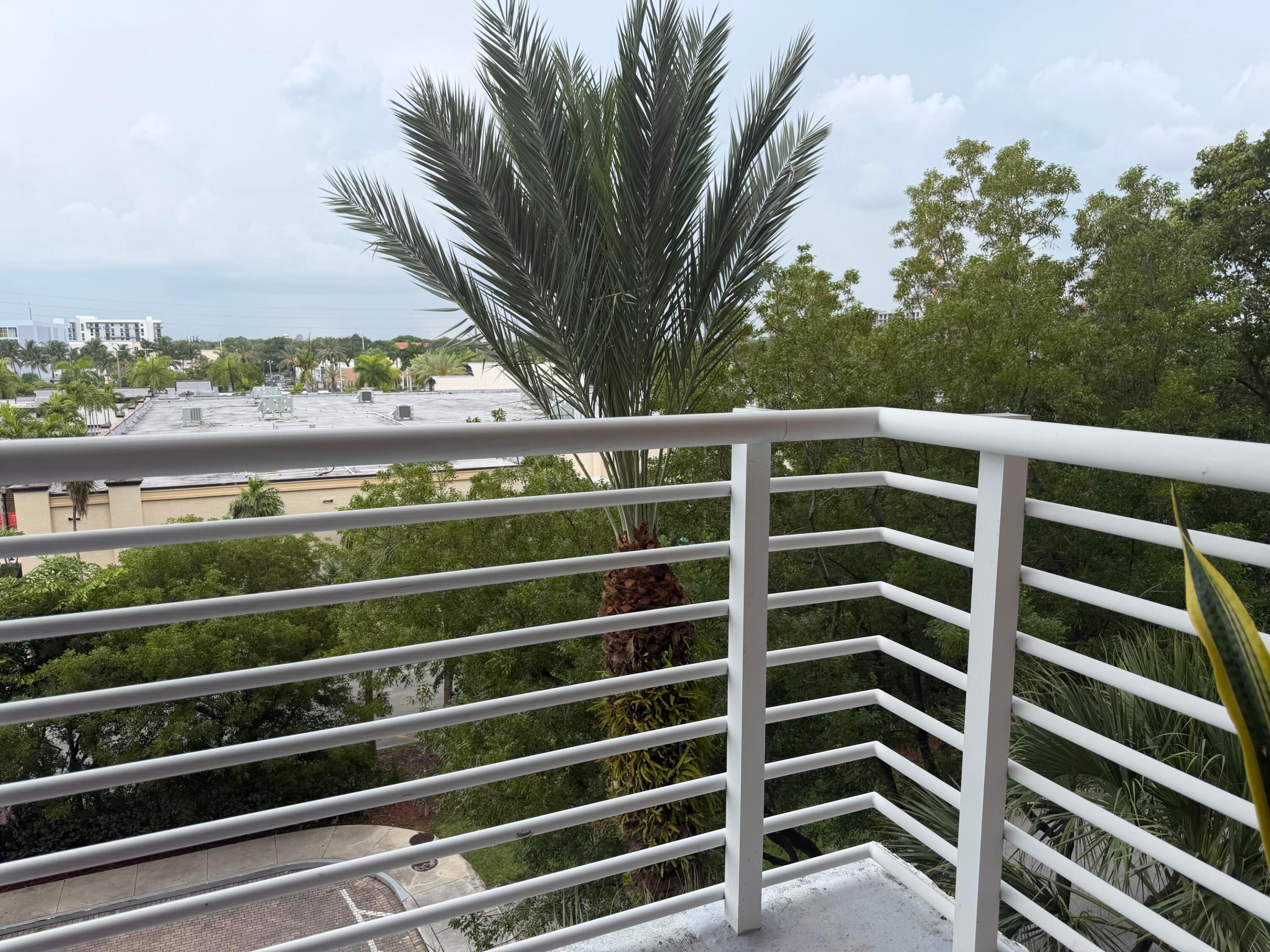 image The Venture at Aventura15