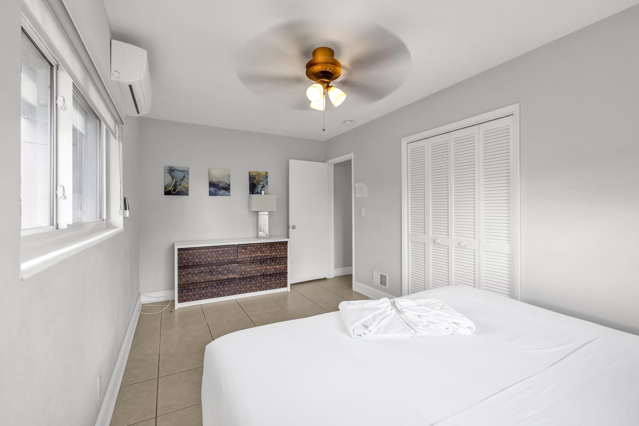 2812 NE 27th Lighthouse Point, FL 33064
