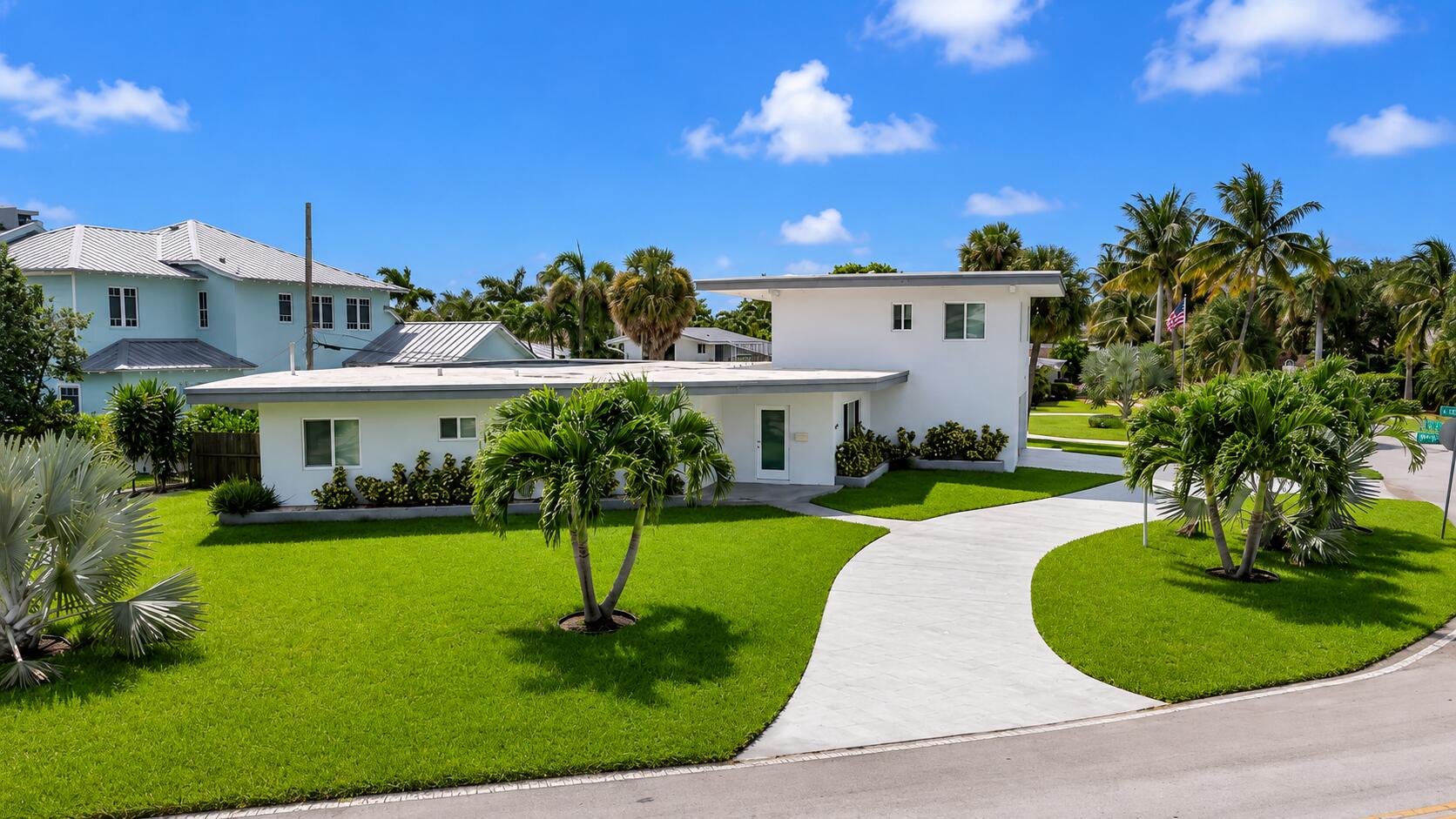 2812 NE 27th Lighthouse Point, FL 33064
