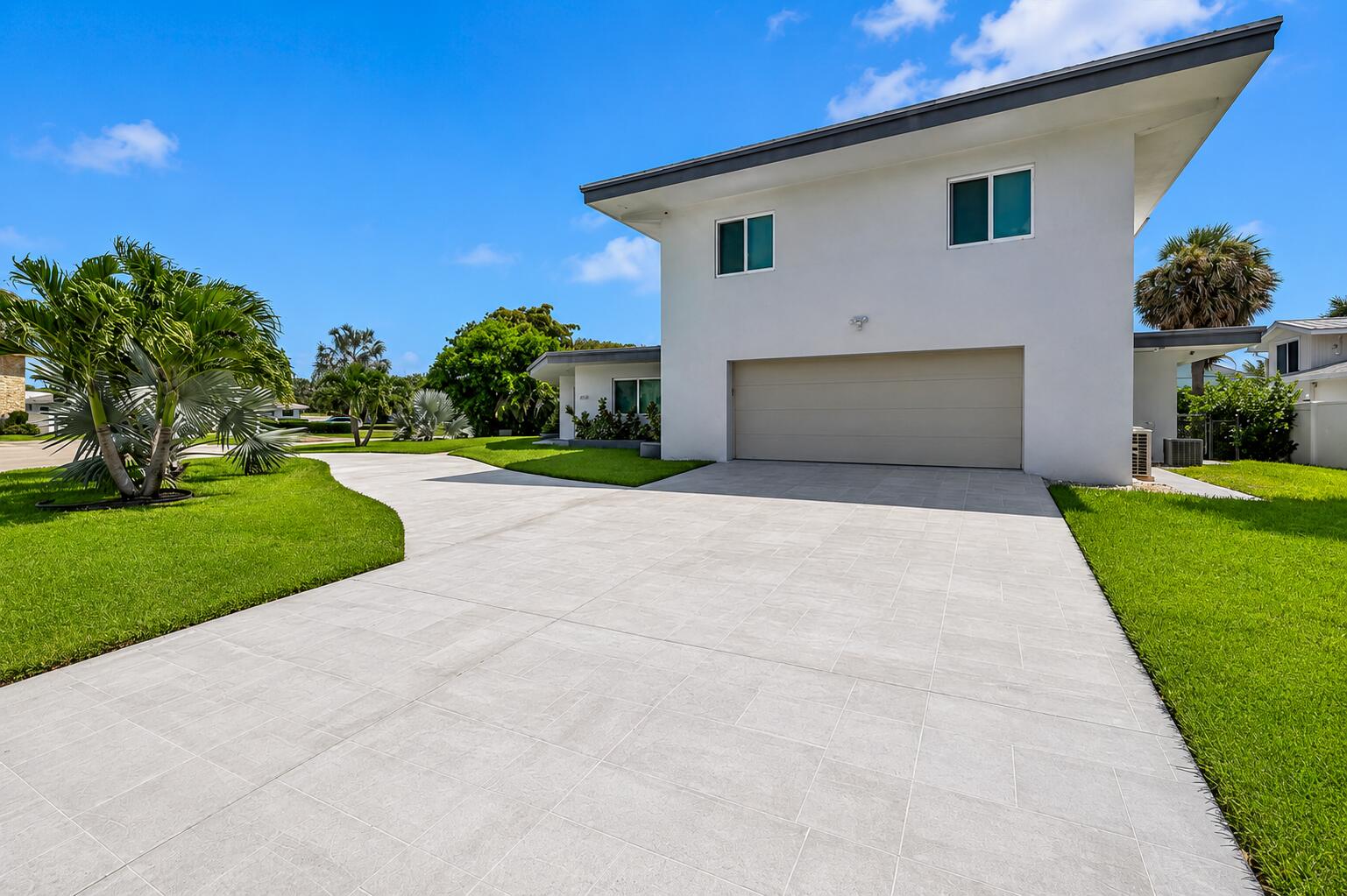 2812 NE 27th Lighthouse Point, FL 33064