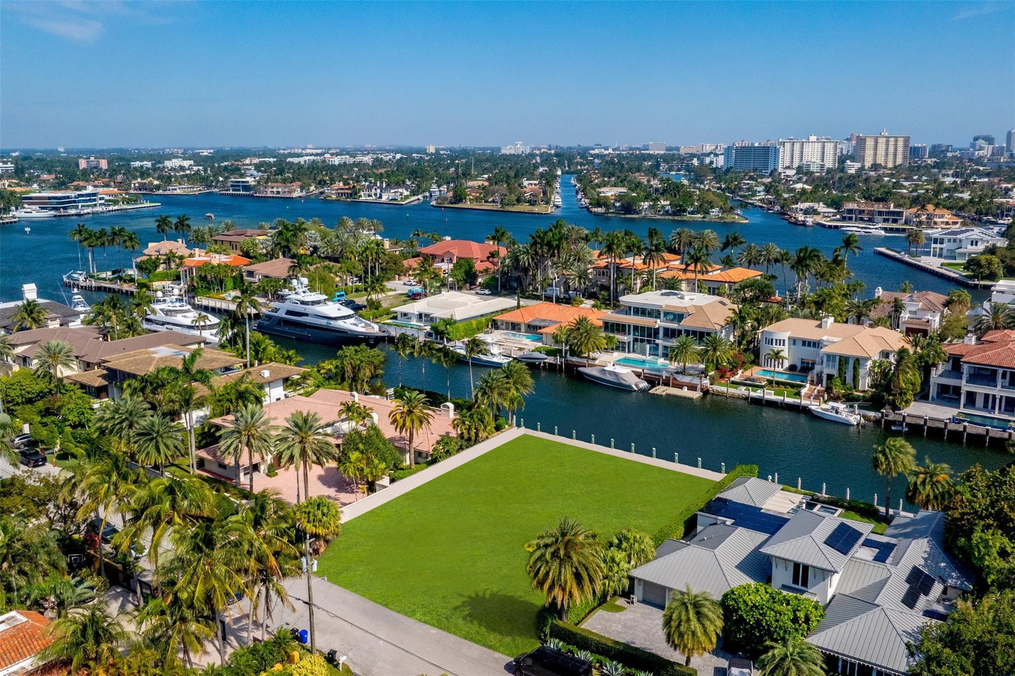 2455 Del Lago Fort Lauderdale, FL 33316