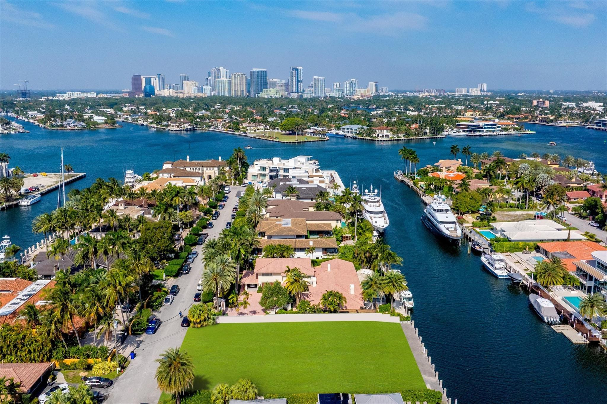 2455 Del Lago Fort Lauderdale, FL 33316