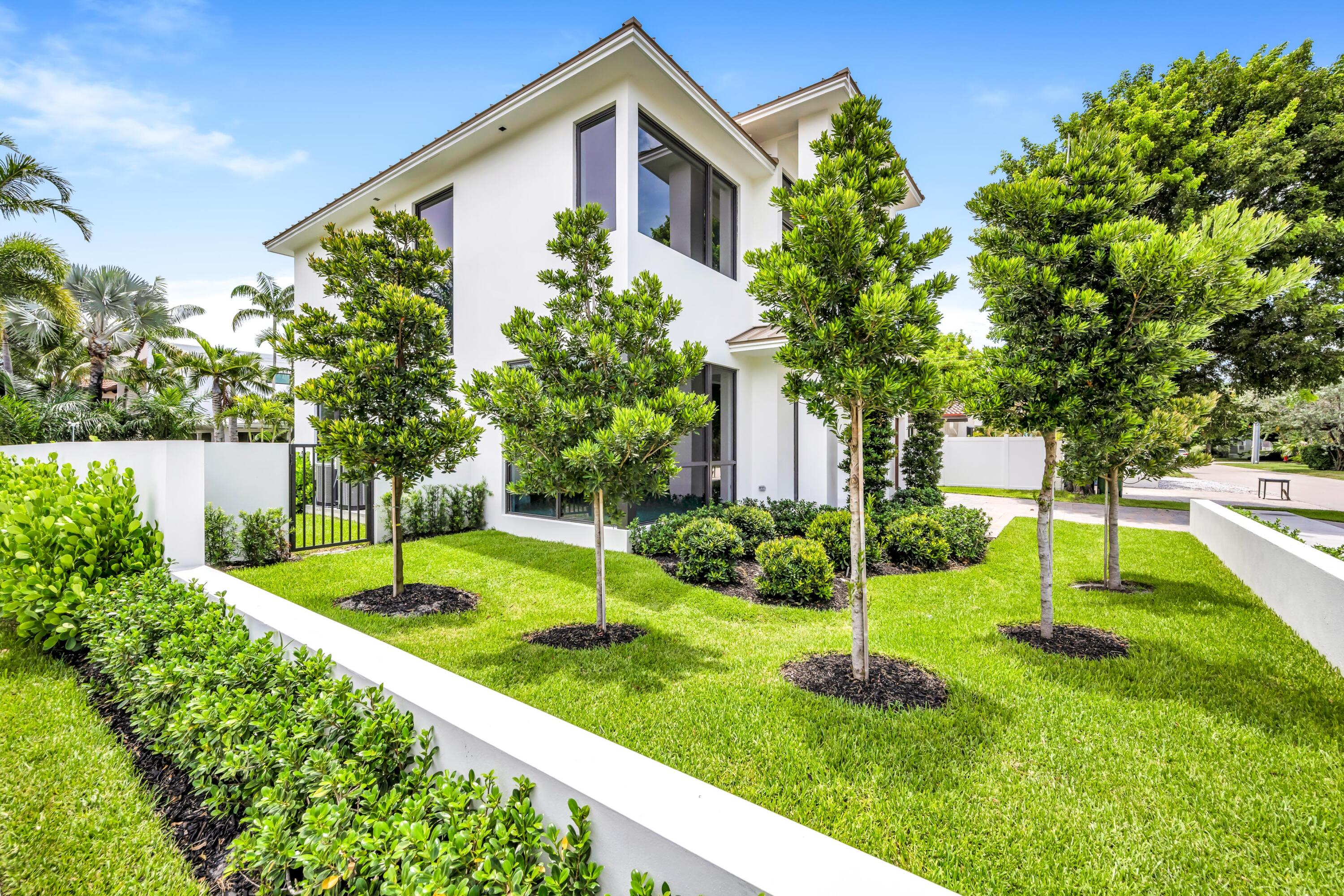 445 NE 11th Ave Fort Lauderdale, FL 33301