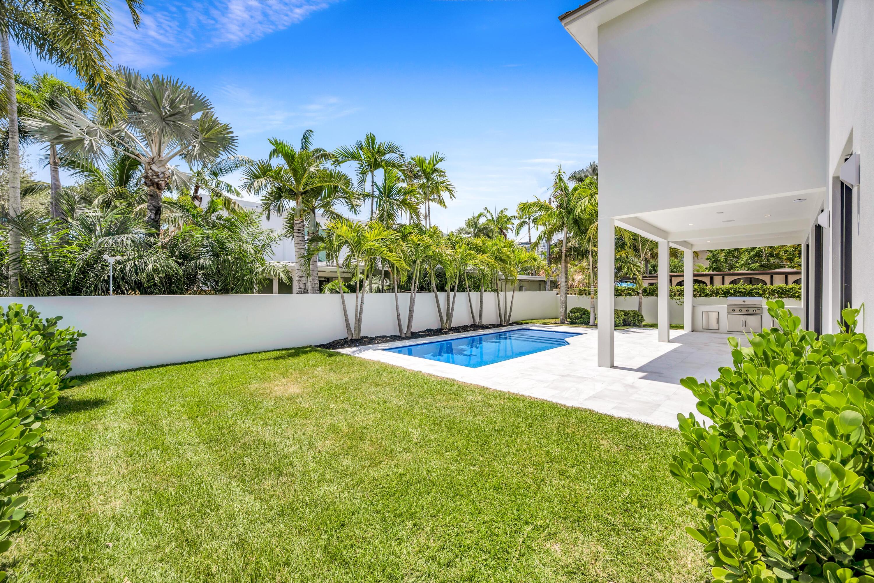 445 NE 11th Ave Fort Lauderdale, FL 33301