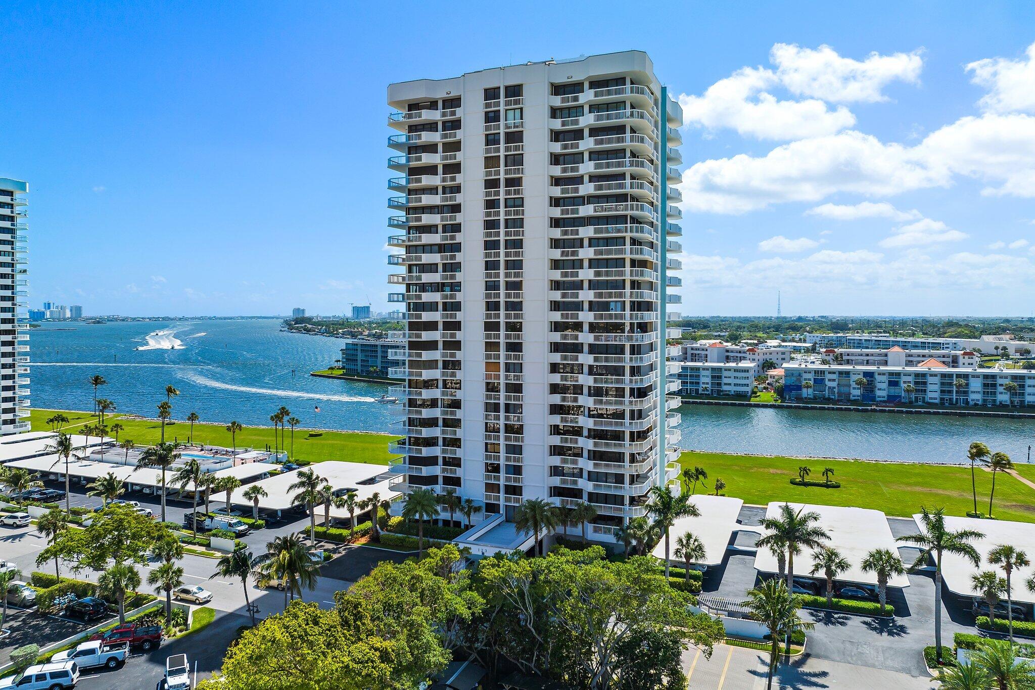 123 Lakeshore Dr #1544