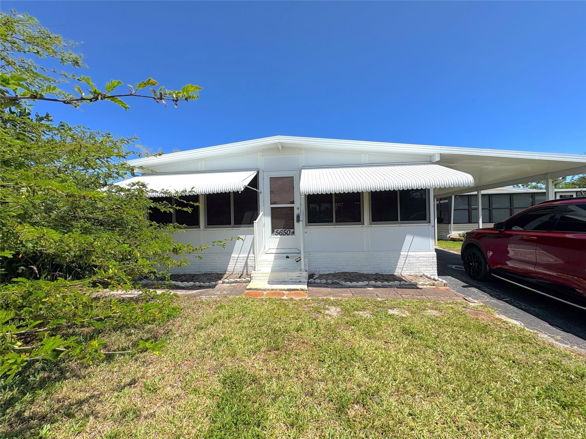 5650 SW Cypress Dr