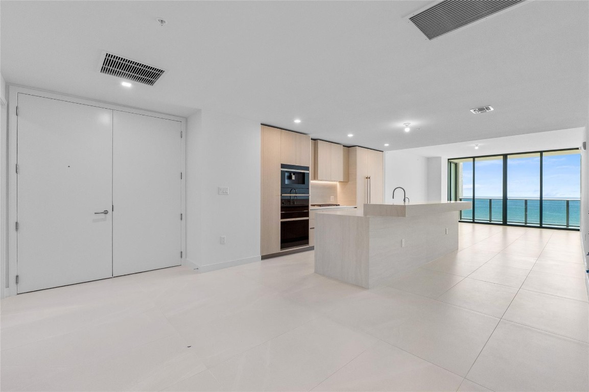 900 N Ocean #504 Pompano Beach, FL 33062