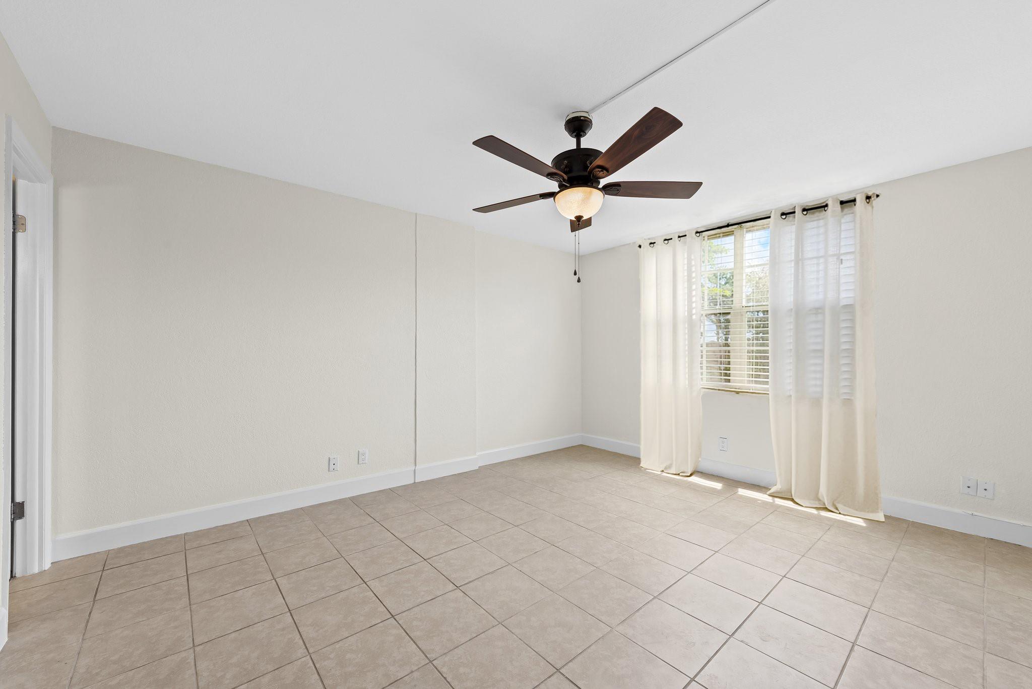 111 Royal Park Dr #1C,Oakland Park, FL 33309