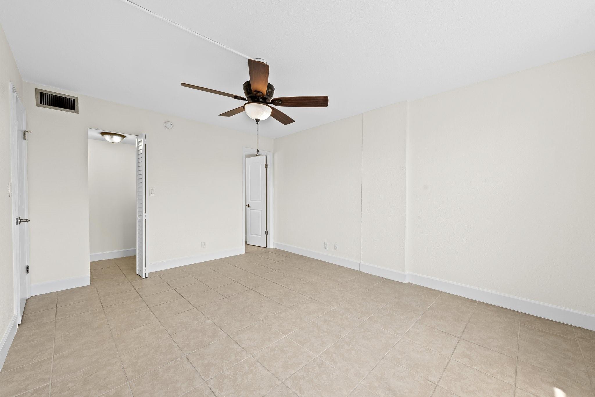 111 Royal Park Dr #1C,Oakland Park, FL 33309