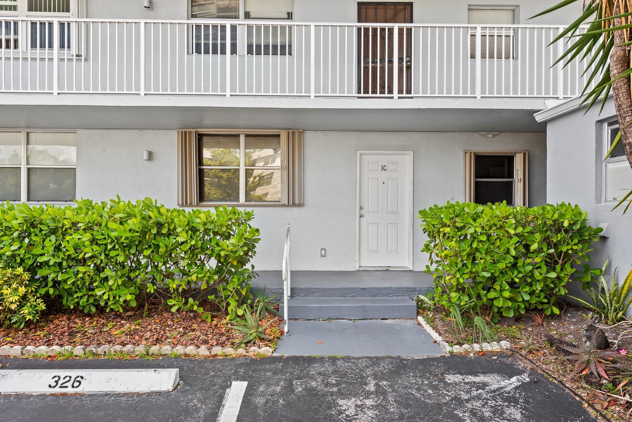 111 Royal Park Dr #1C,Oakland Park, FL 33309