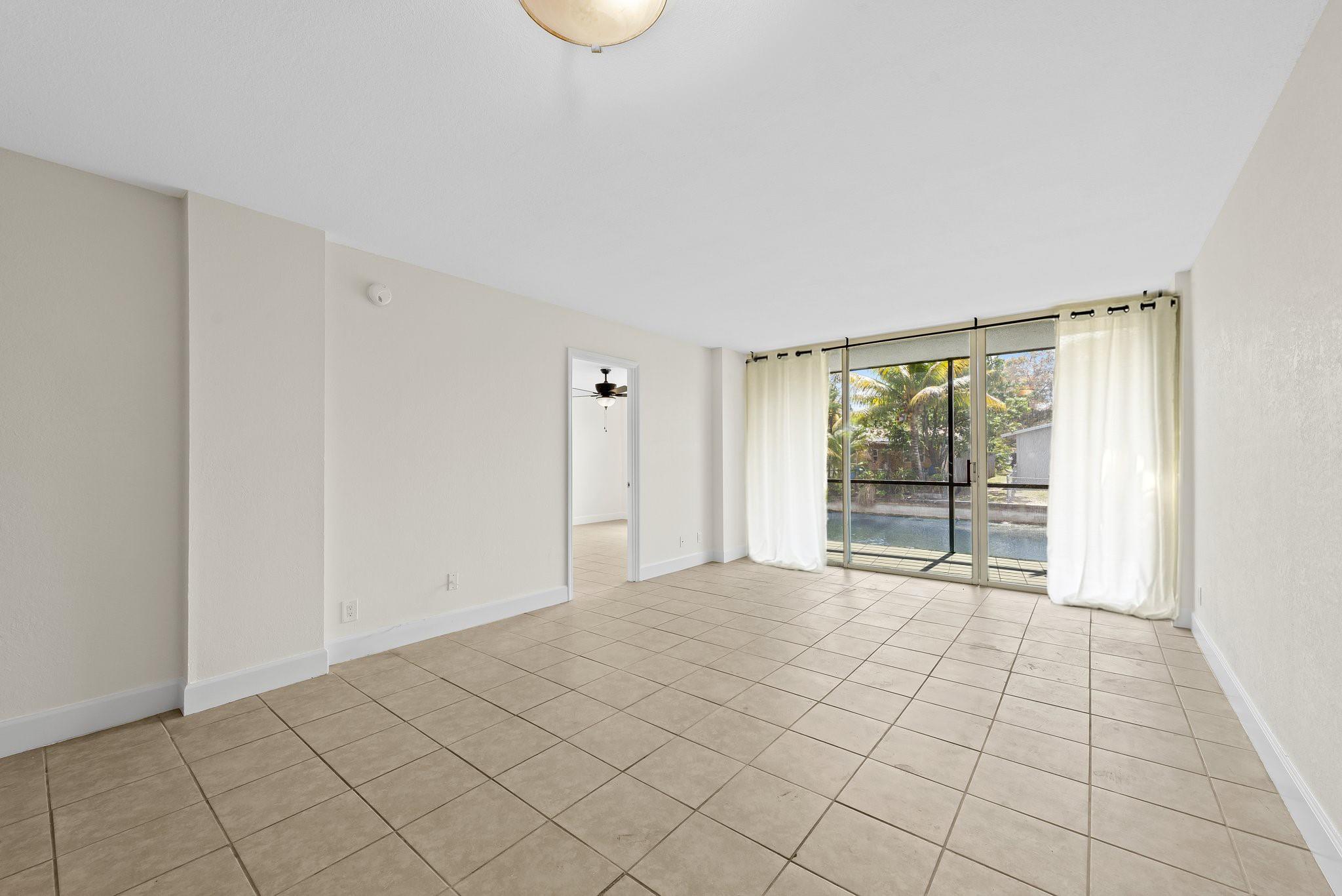 111 Royal Park Dr #1C,Oakland Park, FL 33309