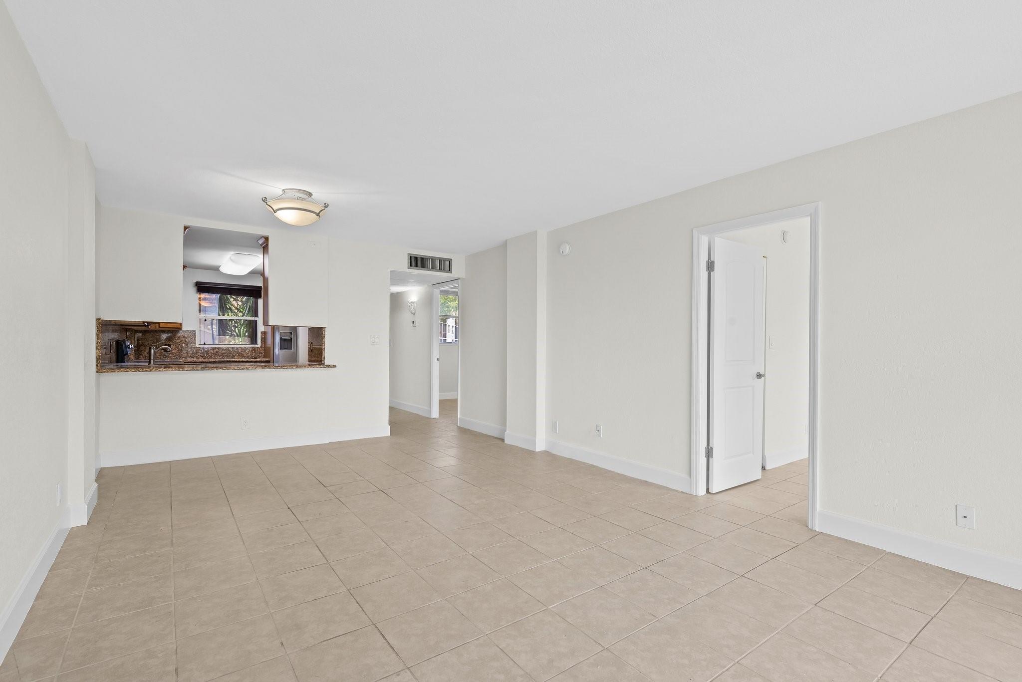 111 Royal Park Dr #1C,Oakland Park, FL 33309