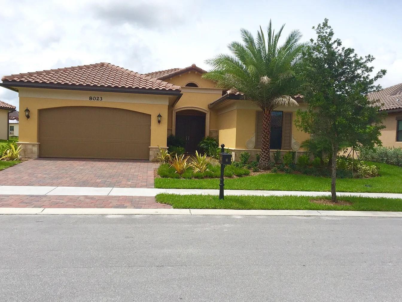 8023 NW 112th Ter