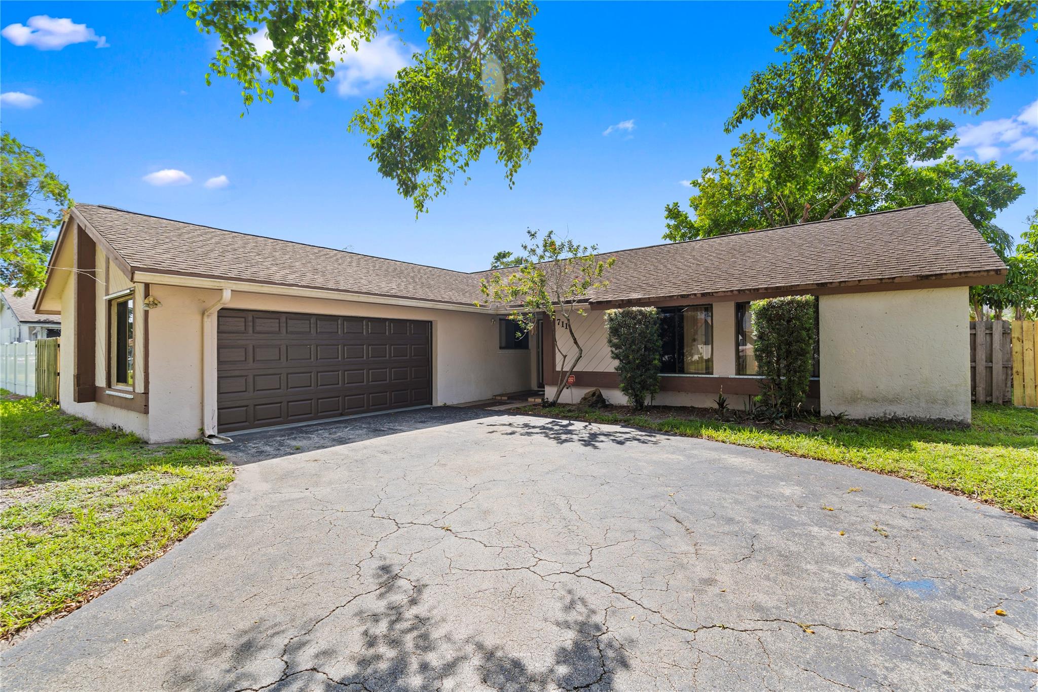 711 SW 95th Ter