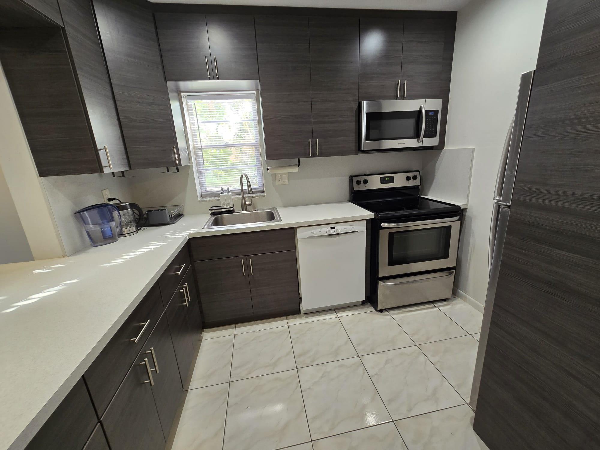 2200 E Hallandale Bch Blvd #101