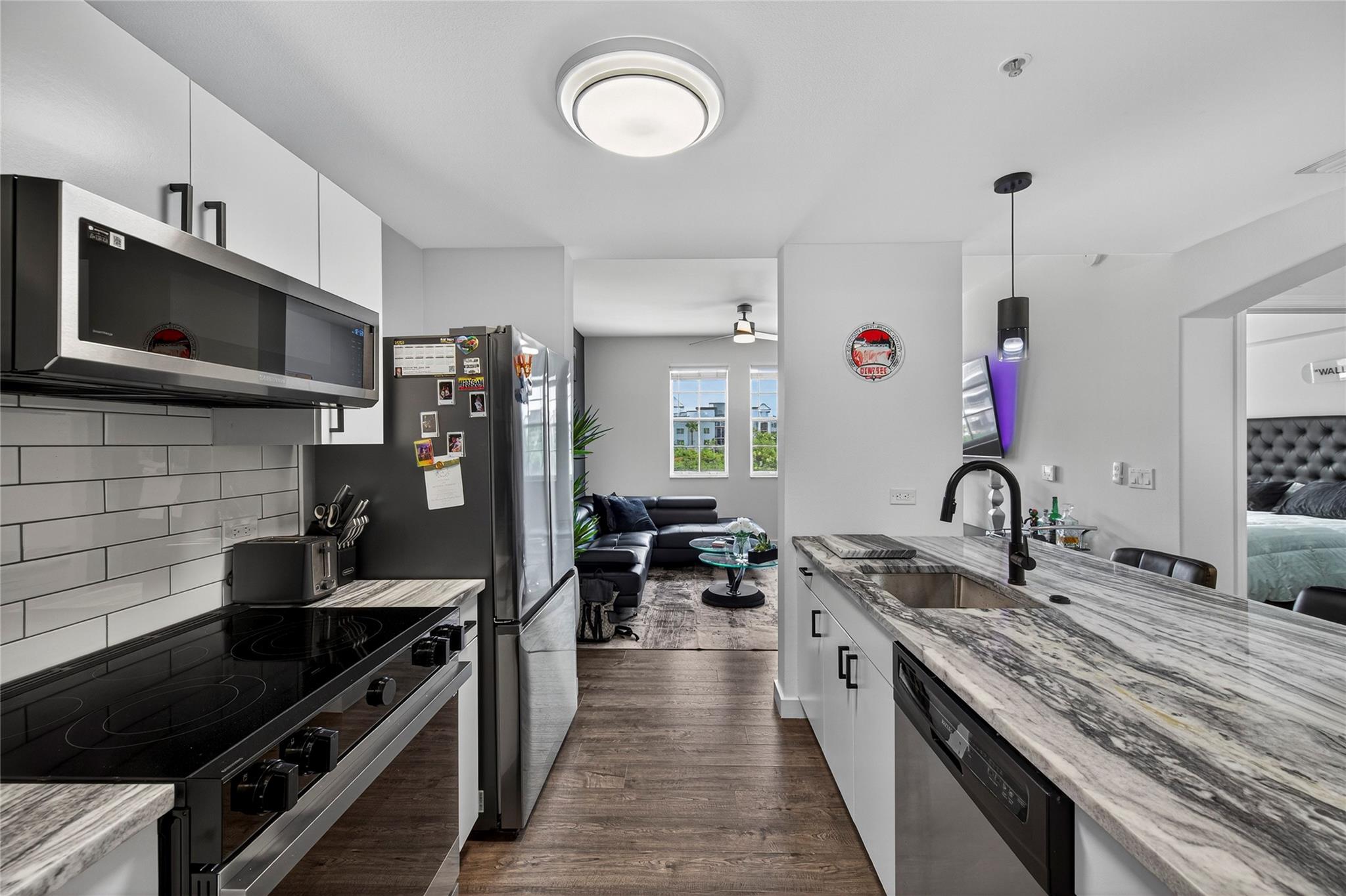 533 NE 3rd Ave #516