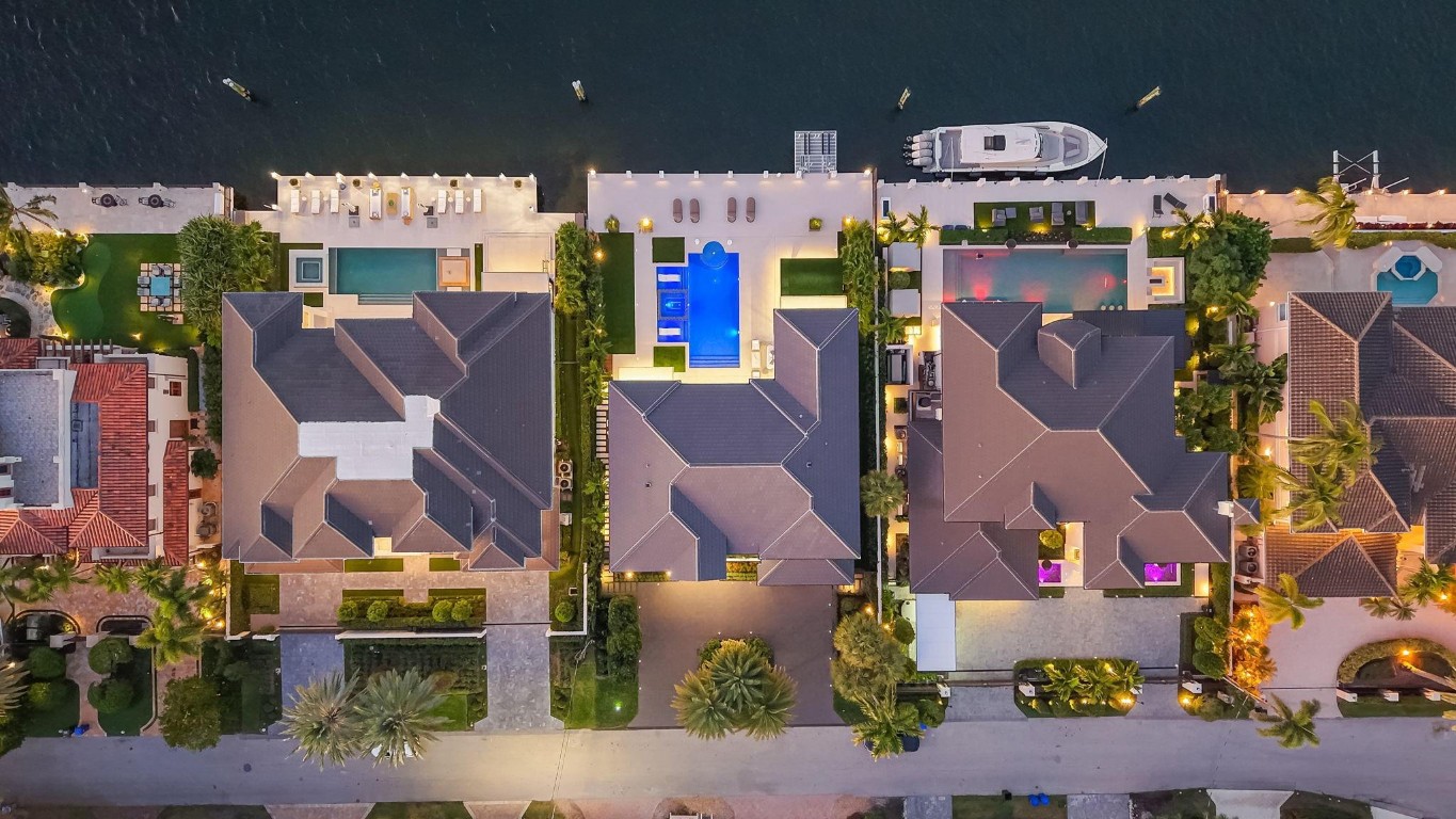 2533 Aqua Vis Fort Lauderdale, FL 33301