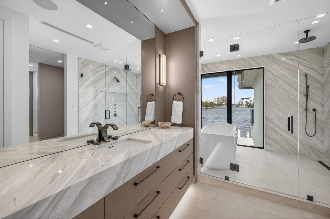 2533 Aqua Vis Fort Lauderdale, FL 33301