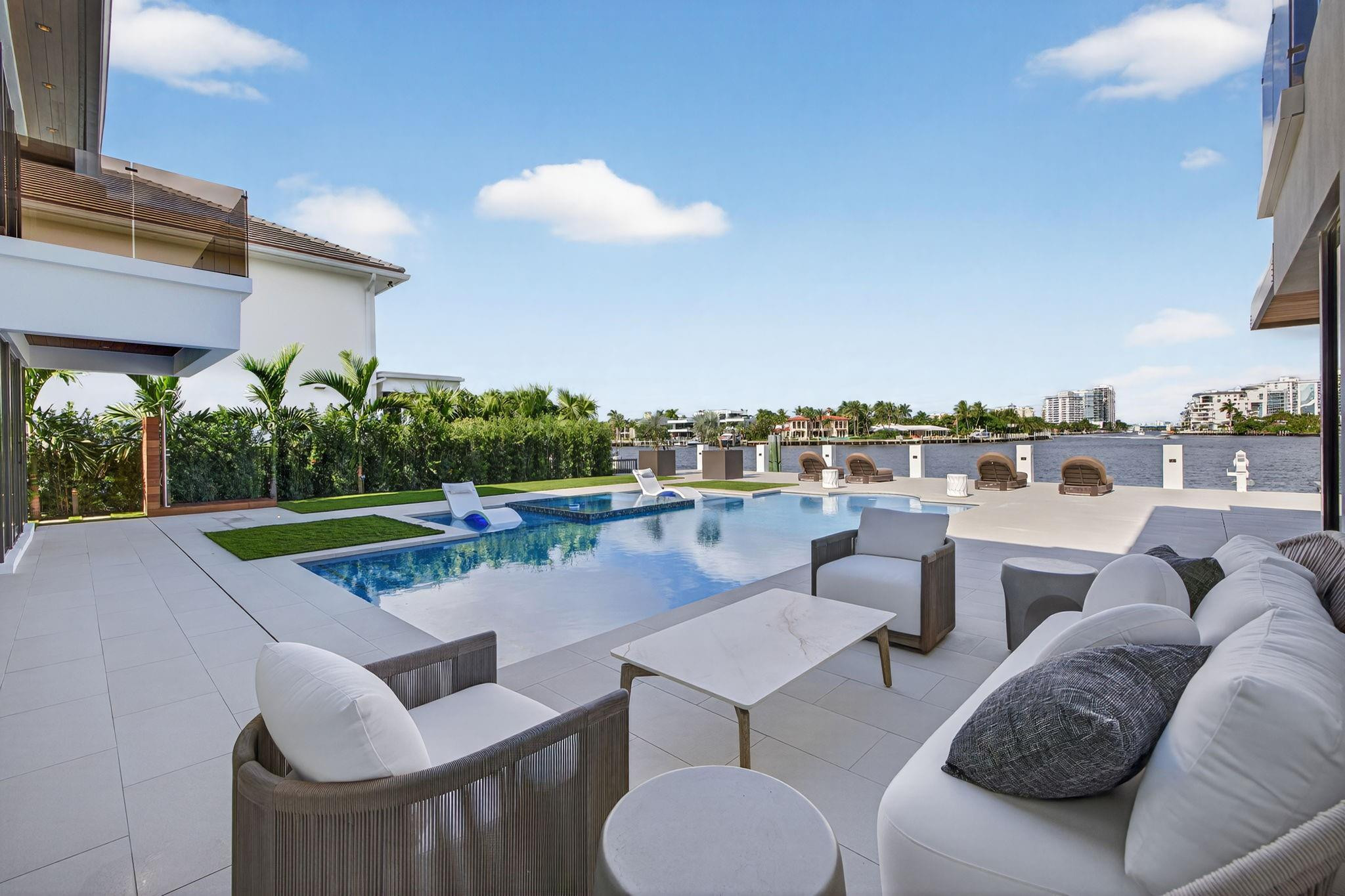 2533 Aqua Vis Fort Lauderdale, FL 33301