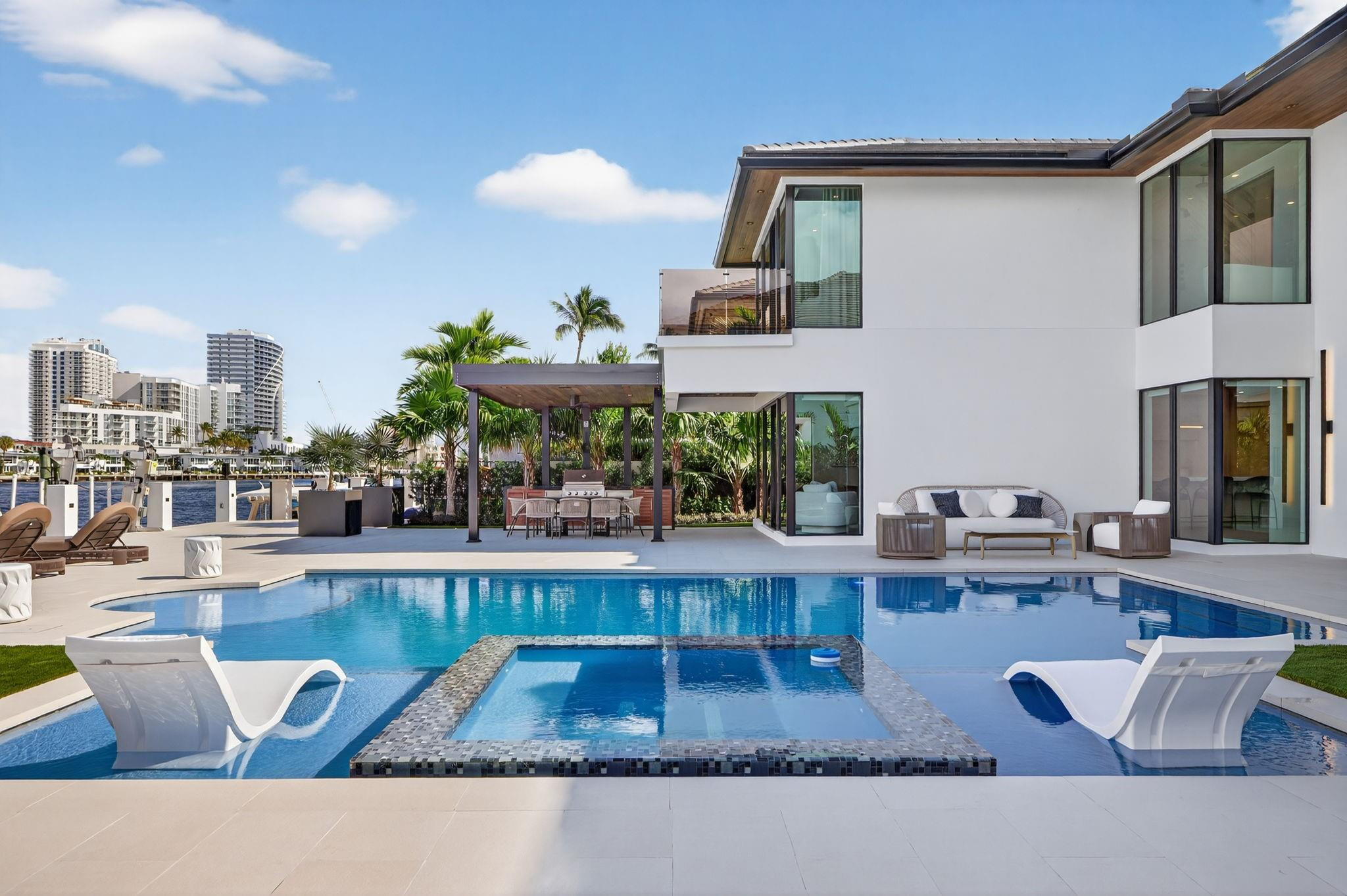 2533 Aqua Vis Fort Lauderdale, FL 33301