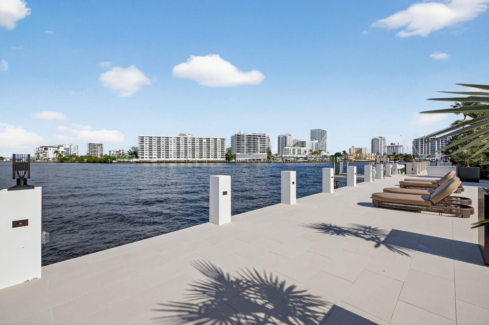 2533 Aqua Vis Fort Lauderdale, FL 33301