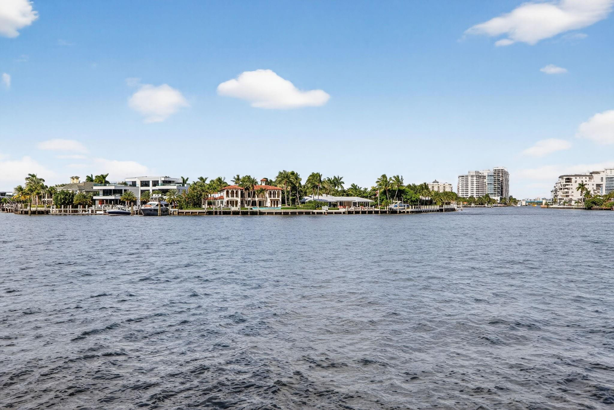2533 Aqua Vis Fort Lauderdale, FL 33301