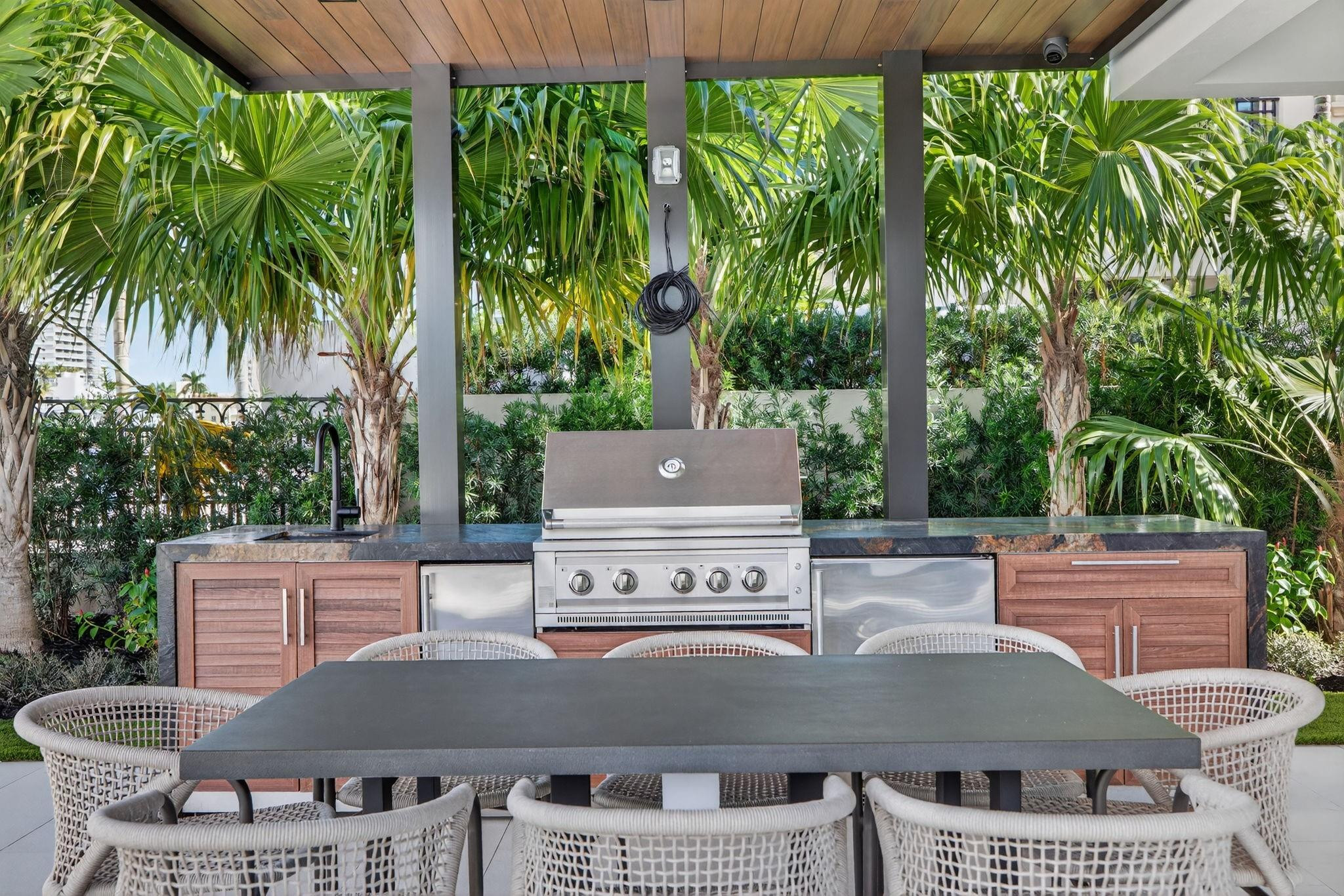 2533 Aqua Vis Fort Lauderdale, FL 33301