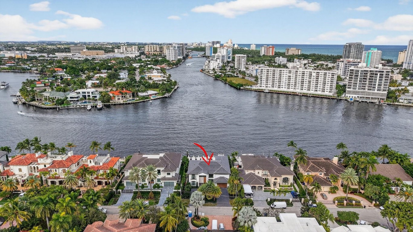 2533 Aqua Vis Fort Lauderdale, FL 33301