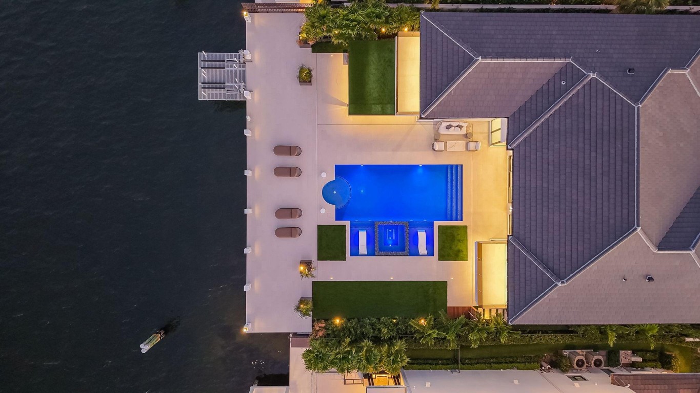 2533 Aqua Vis Fort Lauderdale, FL 33301