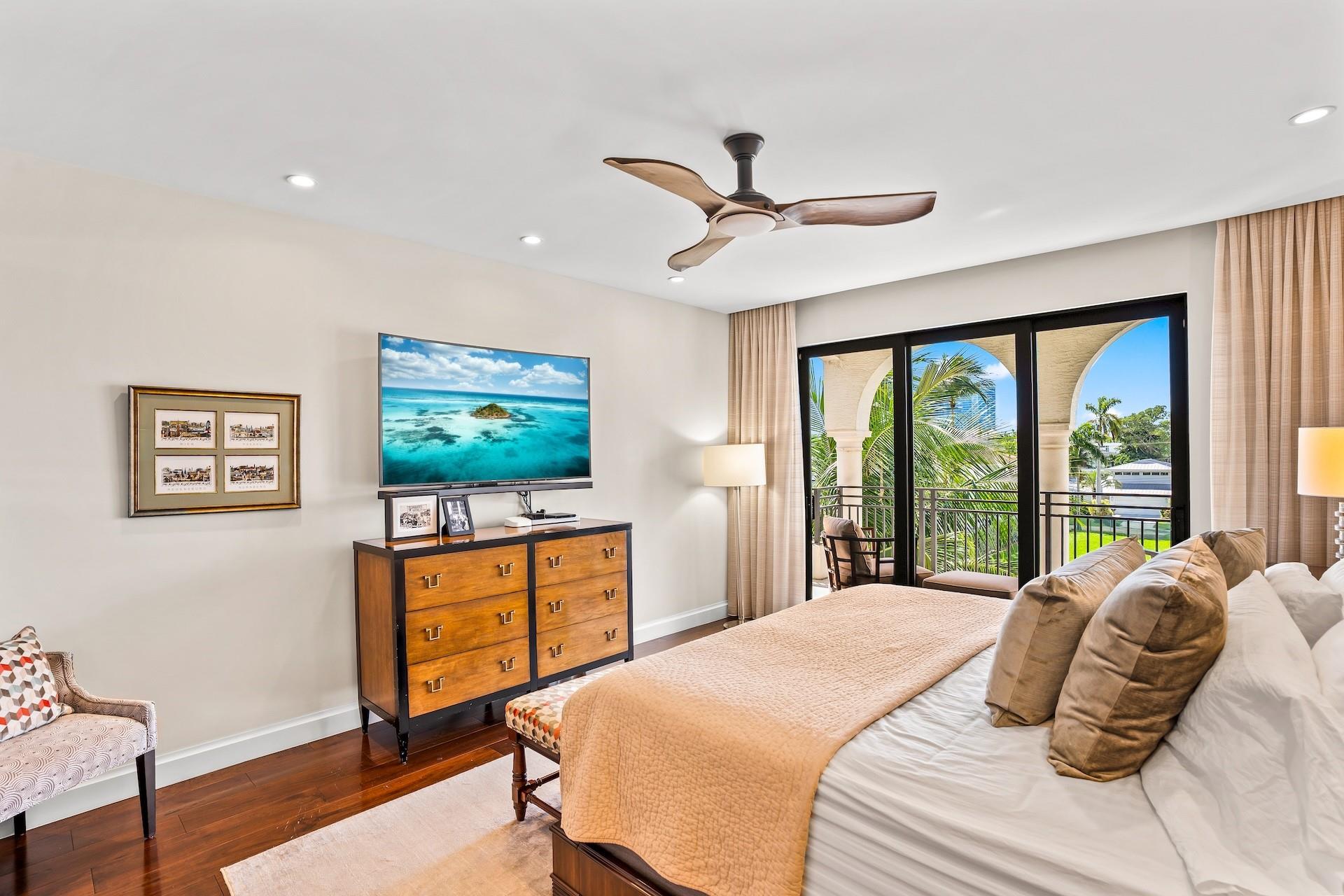 1532 SE 12th St #PH-1 Fort Lauderdale, FL 33316