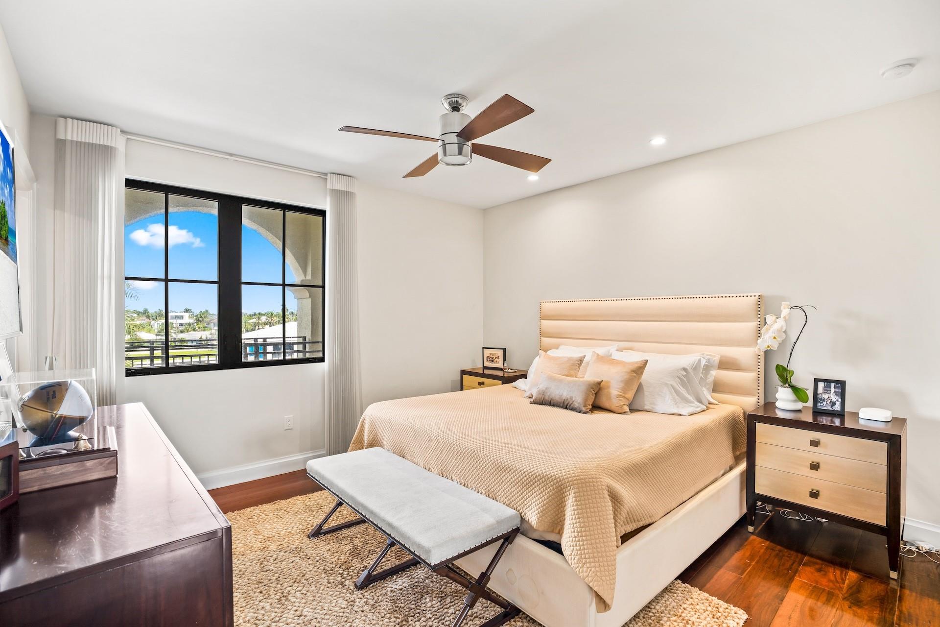 1532 SE 12th St #PH-1 Fort Lauderdale, FL 33316