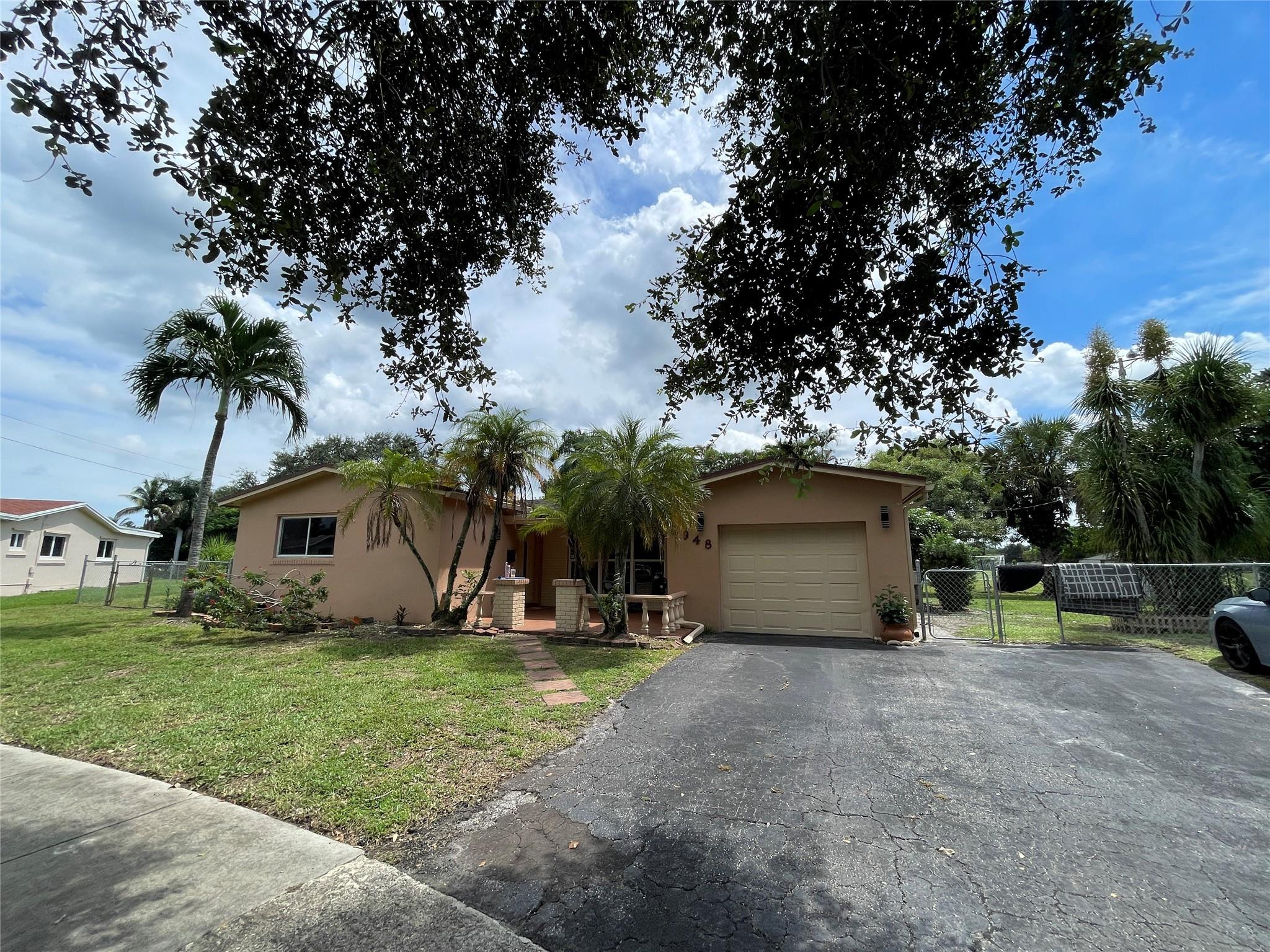 8948 SW 53rd St