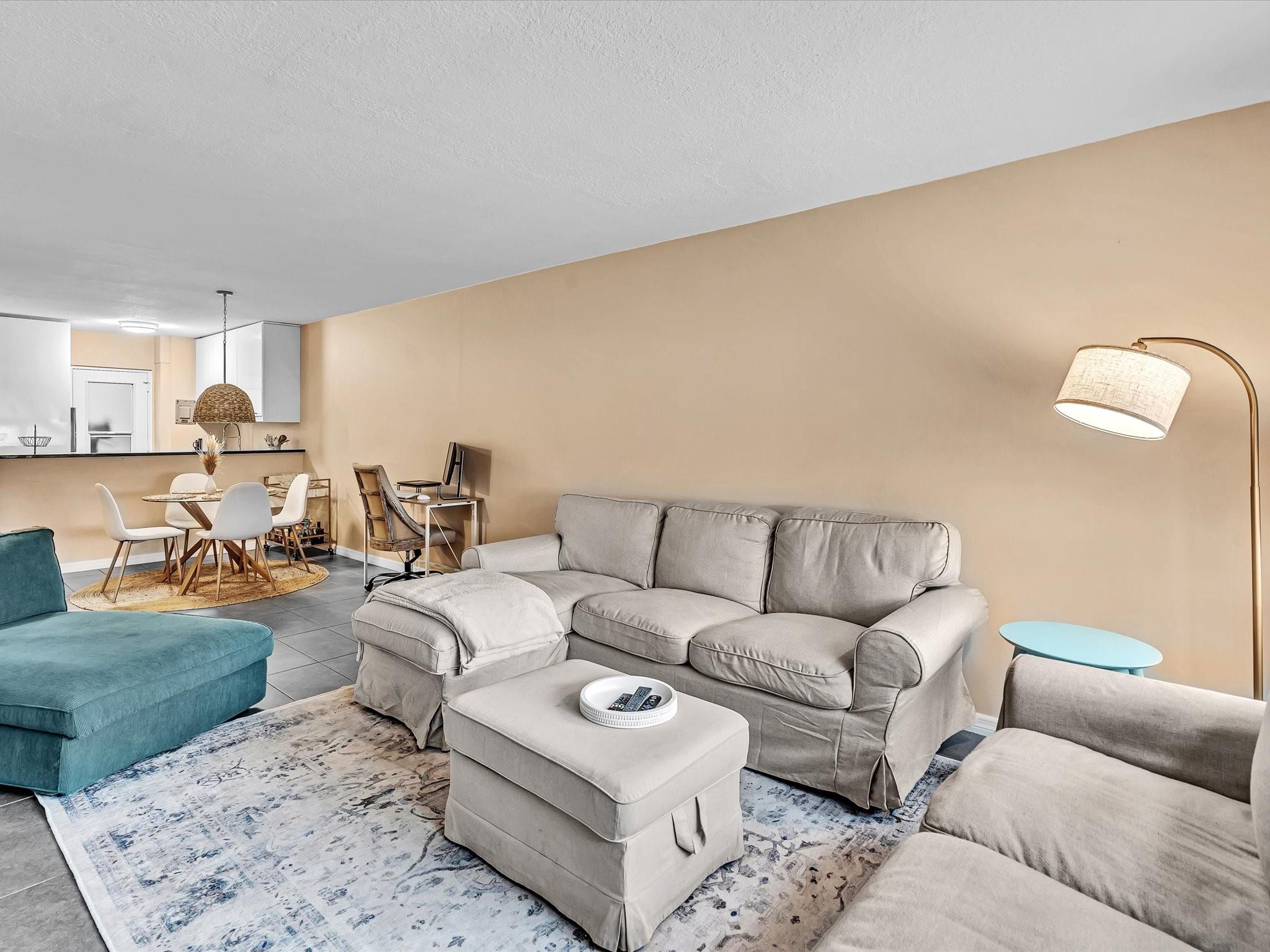 2555 NE 11th St #610