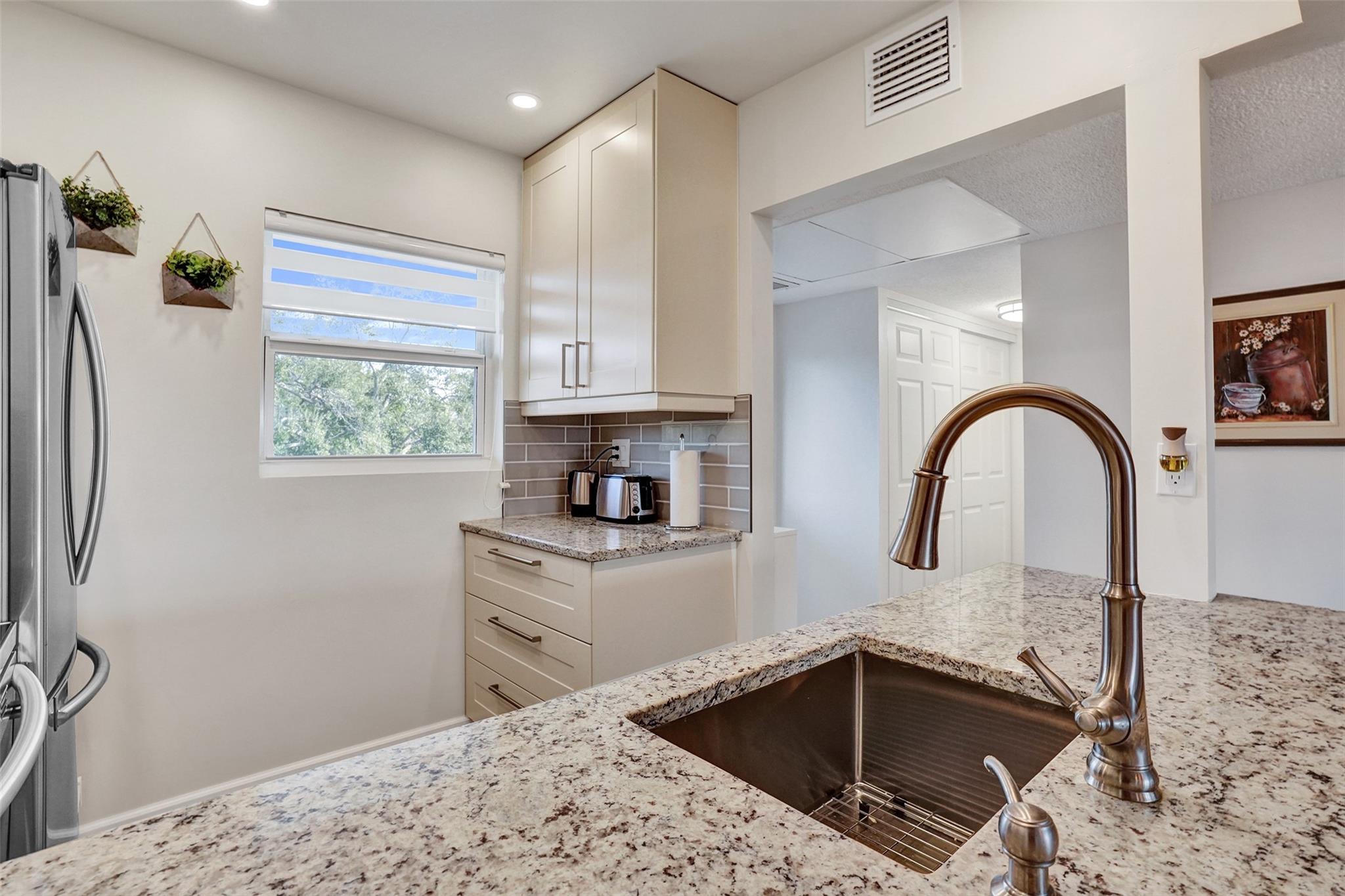 3405 NW 48th Ave #611 Lauderdale Lakes, FL 33319