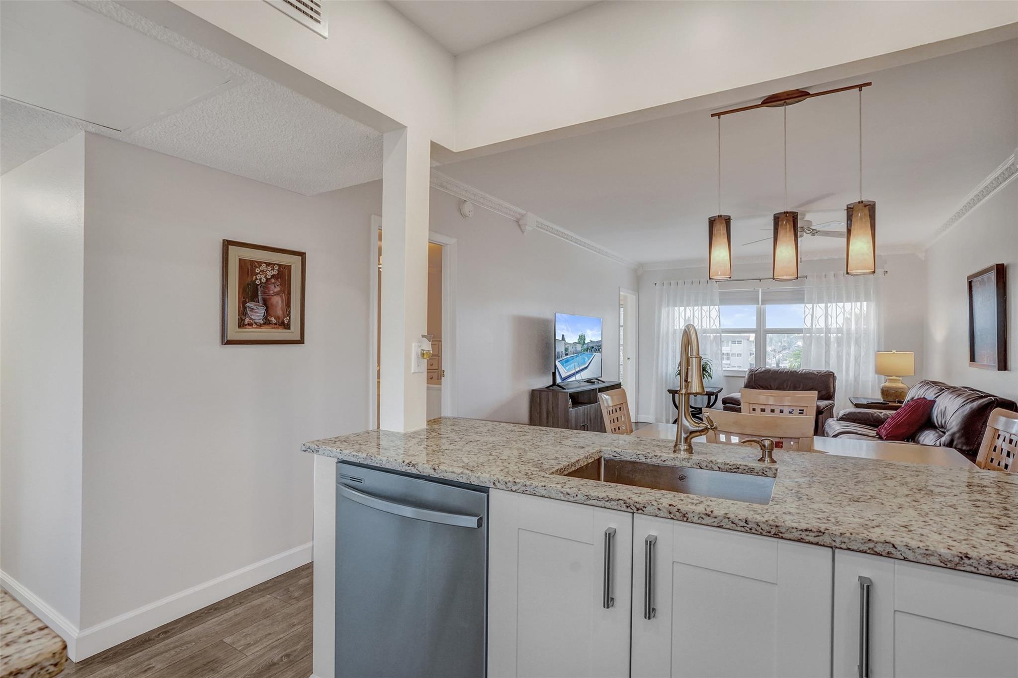 3405 NW 48th Ave #611 Lauderdale Lakes, FL 33319