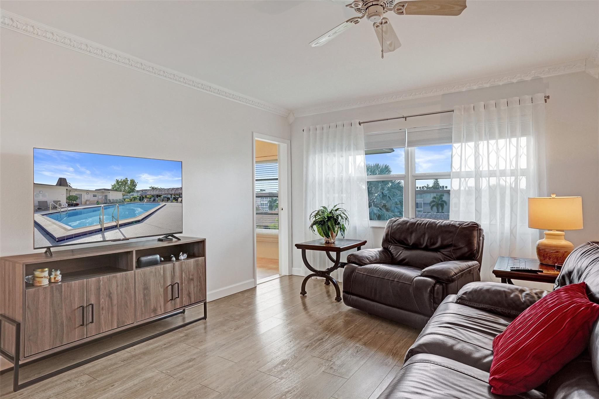 3405 NW 48th Ave #611 Lauderdale Lakes, FL 33319