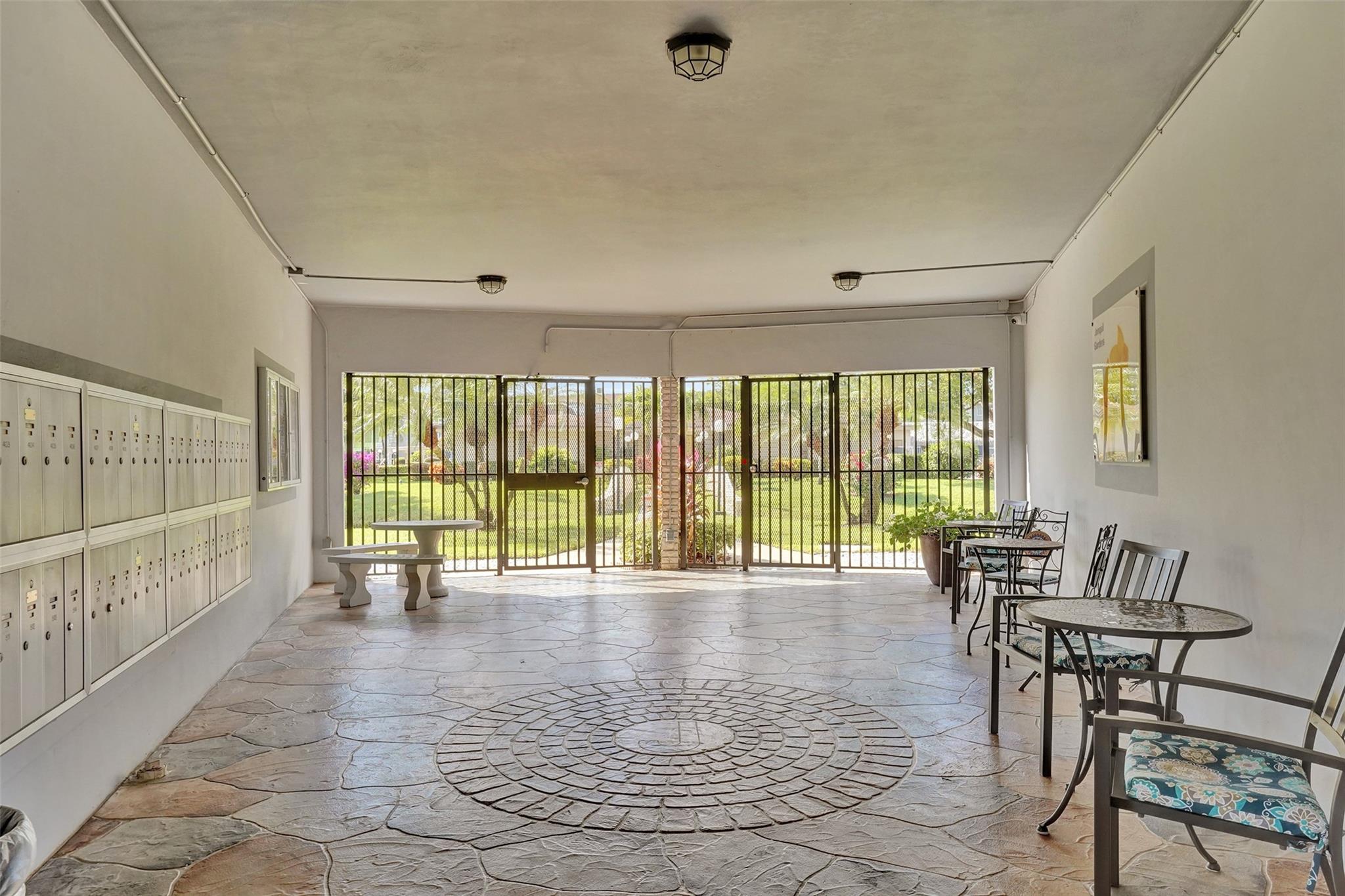 3405 NW 48th Ave #611 Lauderdale Lakes, FL 33319