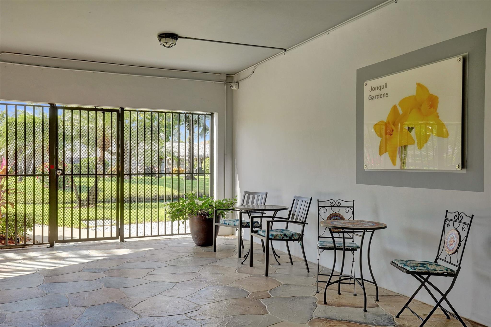 3405 NW 48th Ave #611 Lauderdale Lakes, FL 33319