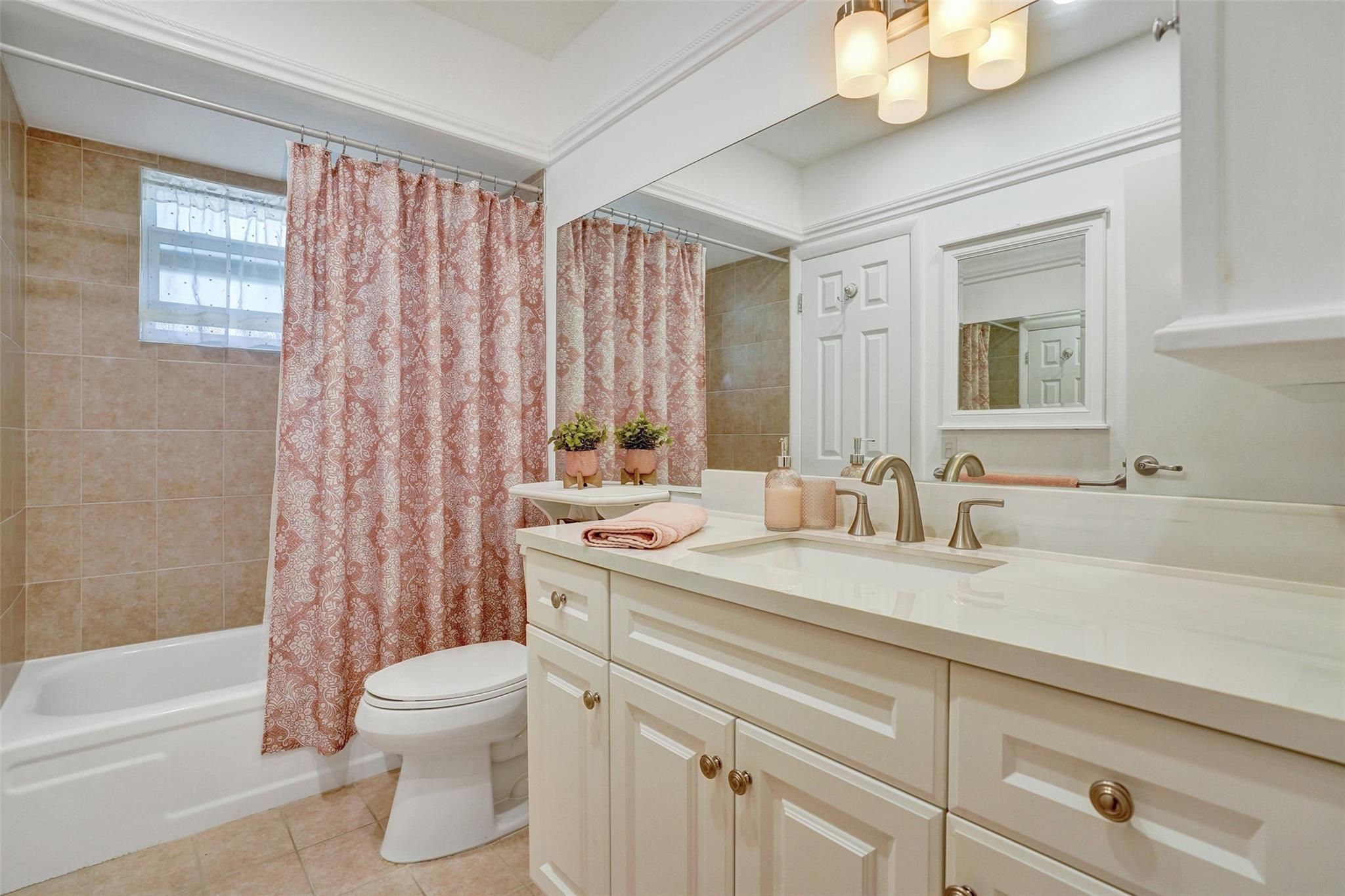 3405 NW 48th Ave #611 Lauderdale Lakes, FL 33319