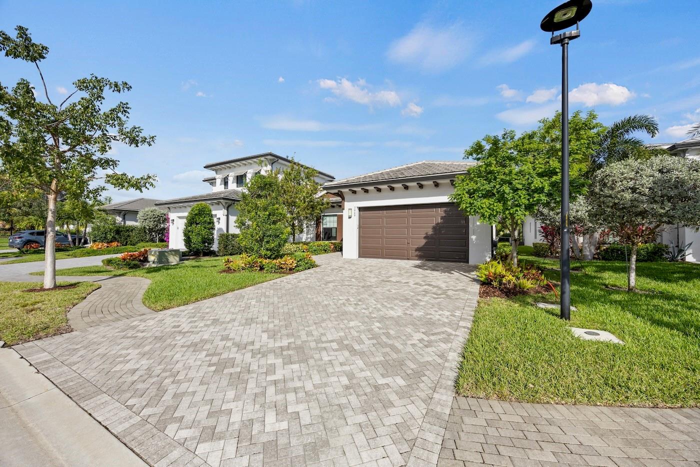 3069 Bellflower Cir West Palm Beach, FL 33401