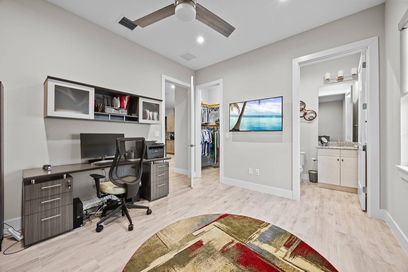 3069 Bellflower Cir West Palm Beach, FL 33401