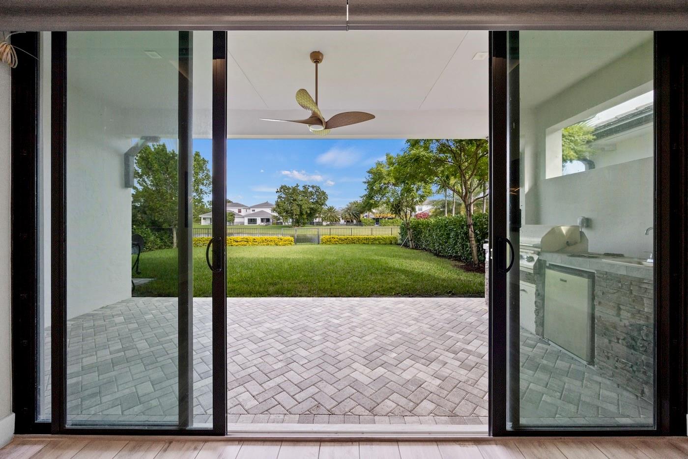 3069 Bellflower Cir West Palm Beach, FL 33401