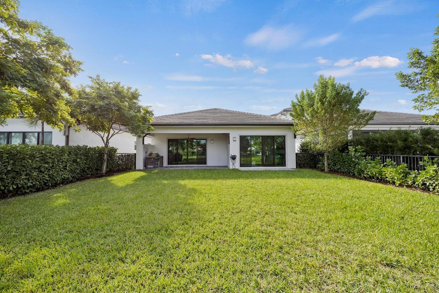 3069 Bellflower Cir West Palm Beach, FL 33401