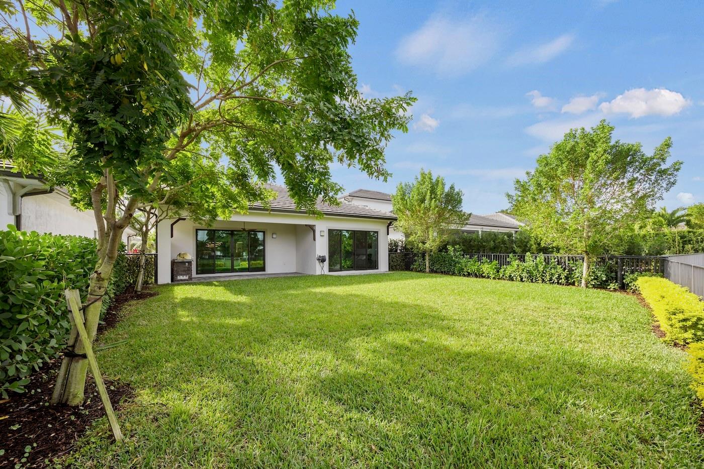 3069 Bellflower Cir West Palm Beach, FL 33401