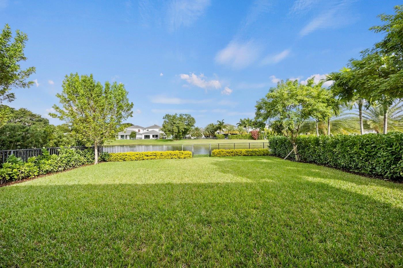 3069 Bellflower Cir West Palm Beach, FL 33401