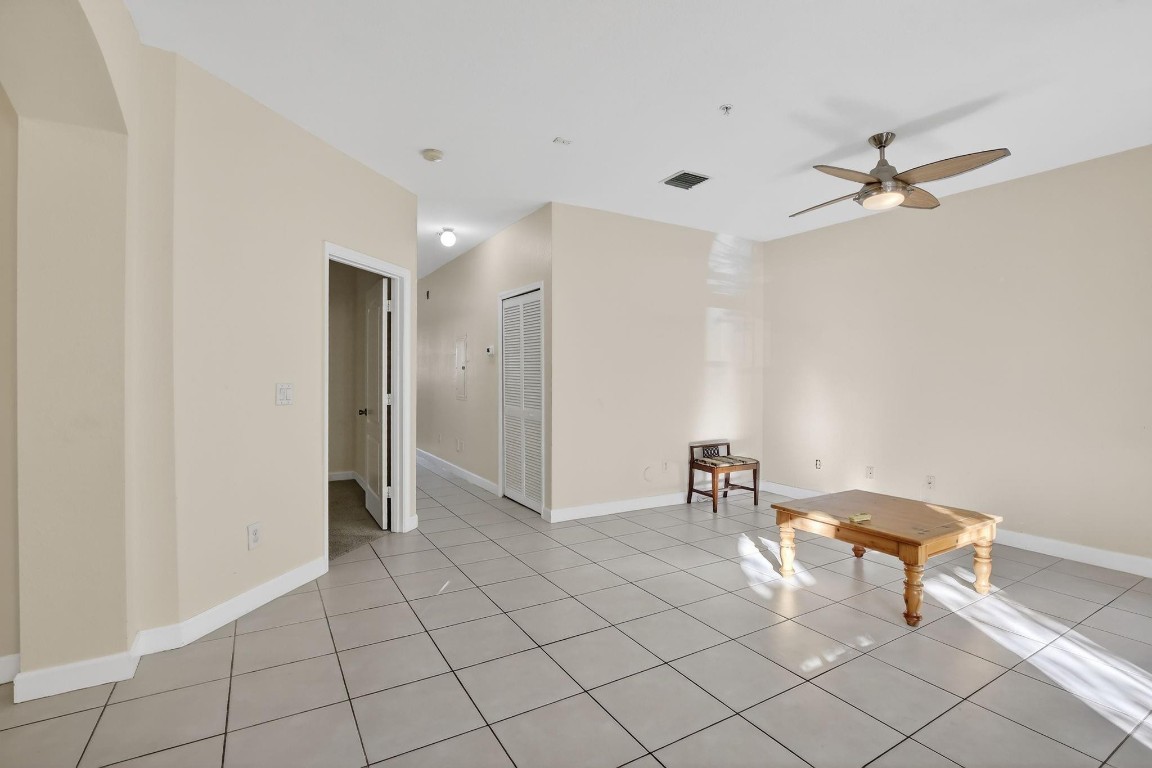 100 Jacaranda Country Clb #101 Plantation, FL 33324