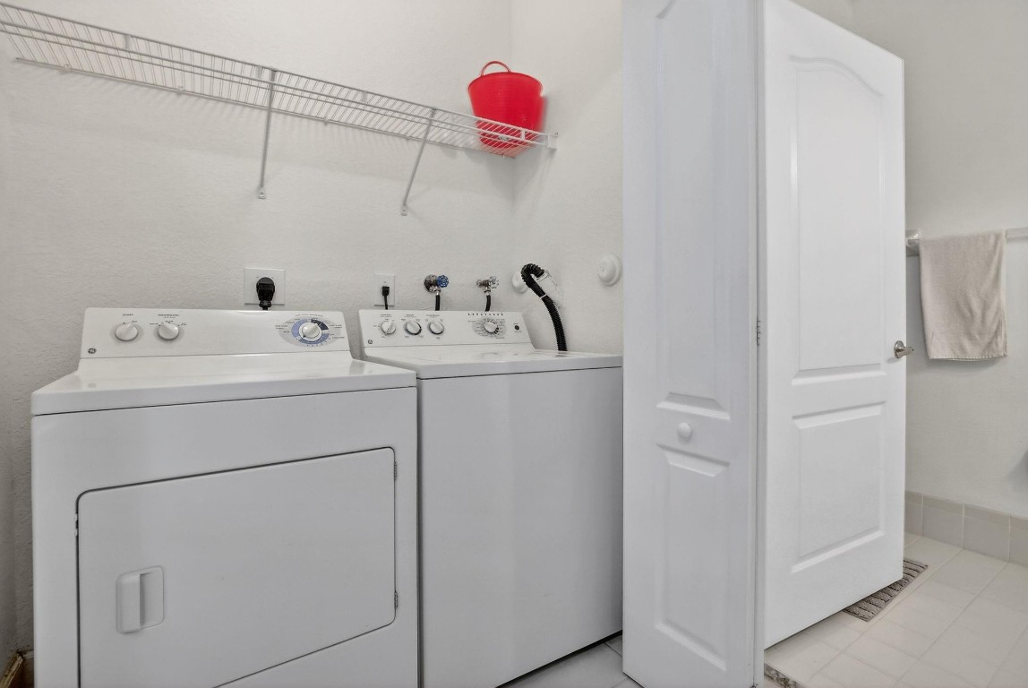 100 Jacaranda Country Clb #101 Plantation, FL 33324