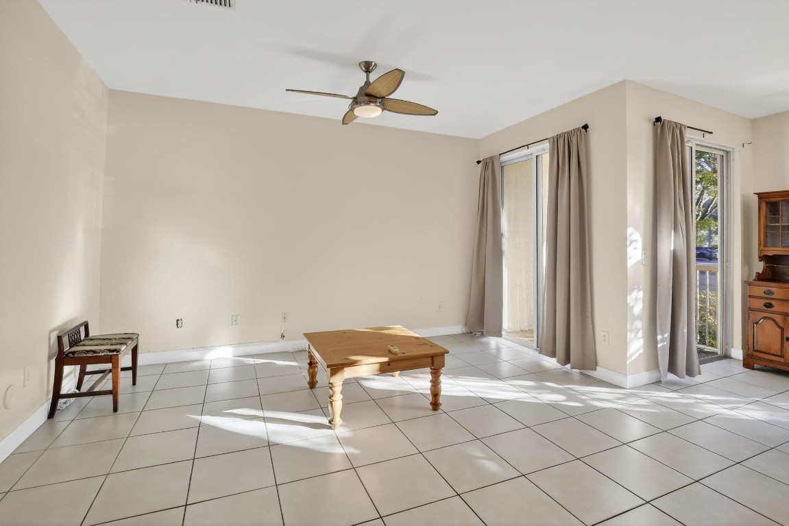 100 Jacaranda Country Clb #101 Plantation, FL 33324